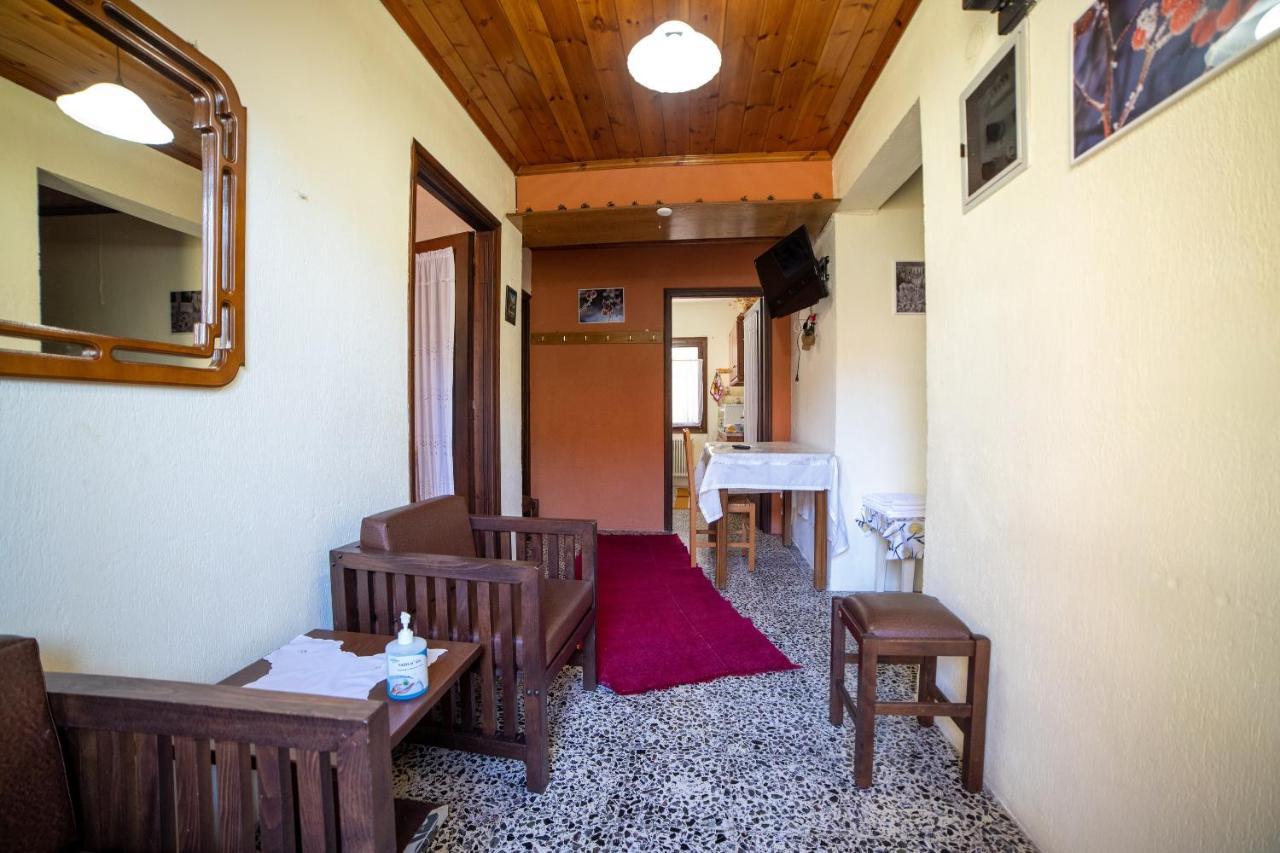 Mprizis Rooms Elati  ภายนอก รูปภาพ