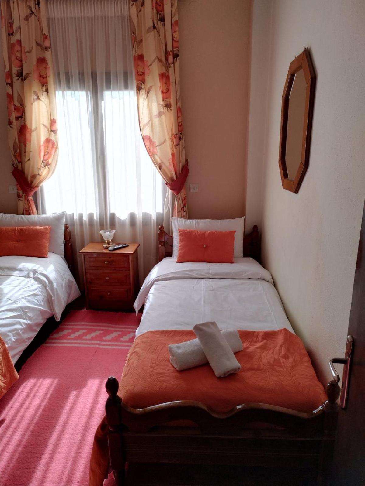 Mprizis Rooms Elati  ภายนอก รูปภาพ