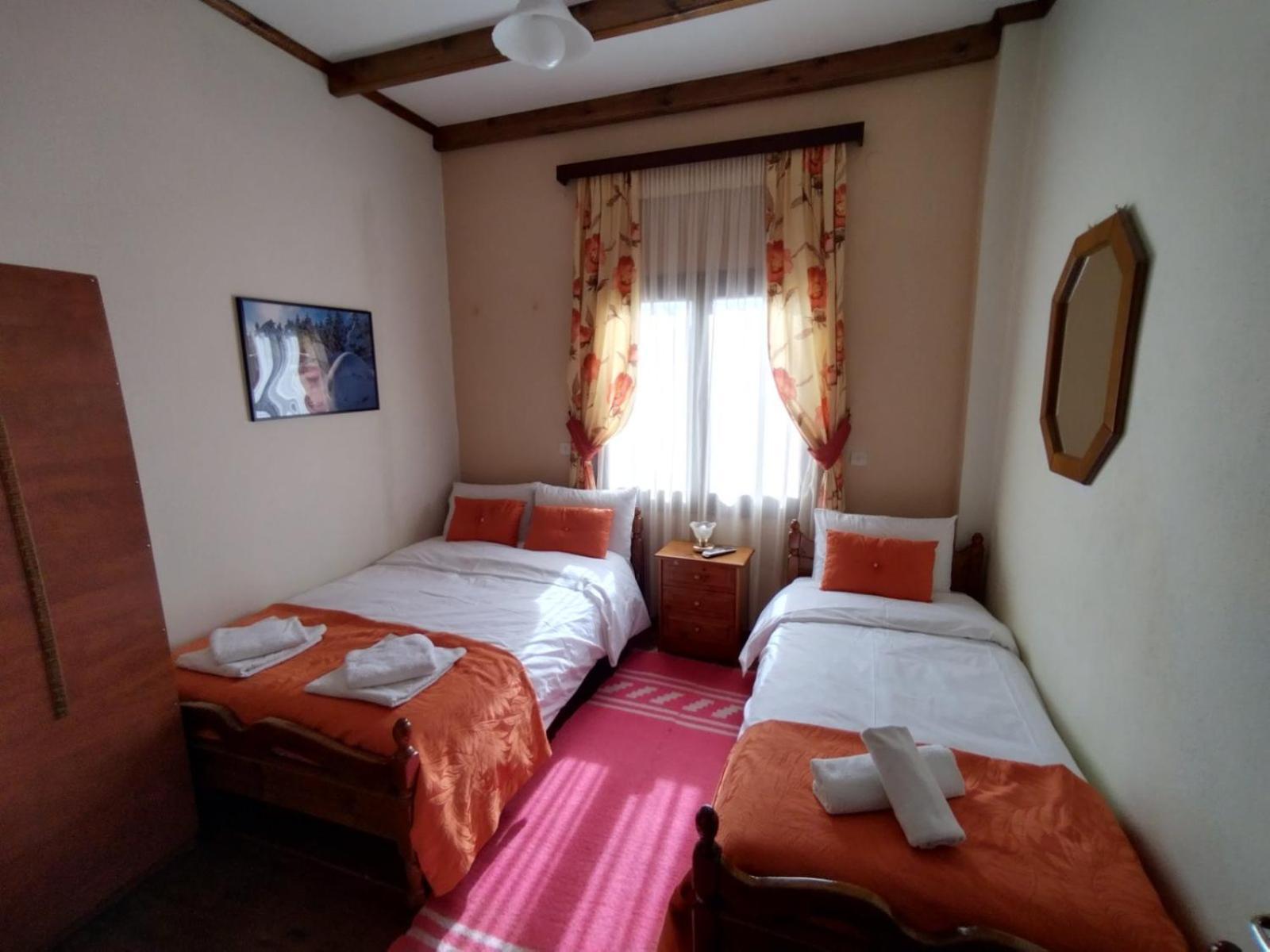 Mprizis Rooms Elati  ภายนอก รูปภาพ